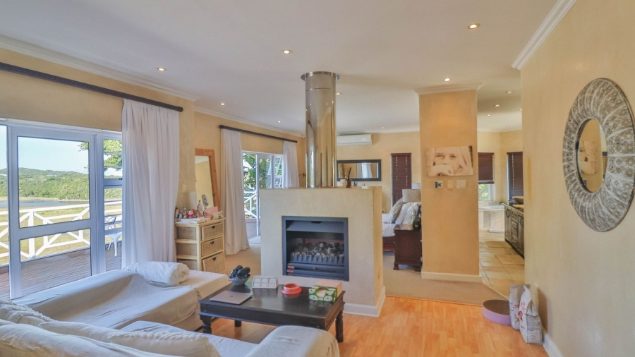 6 Bedroom Property for Sale in Beacon Bay Eastern Cape